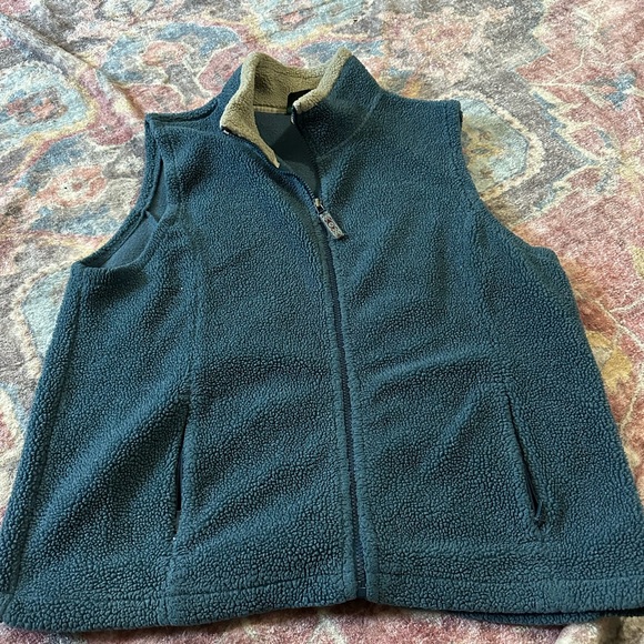 Men’s Cabelas Outdoors Vest - Picture 1 of 2